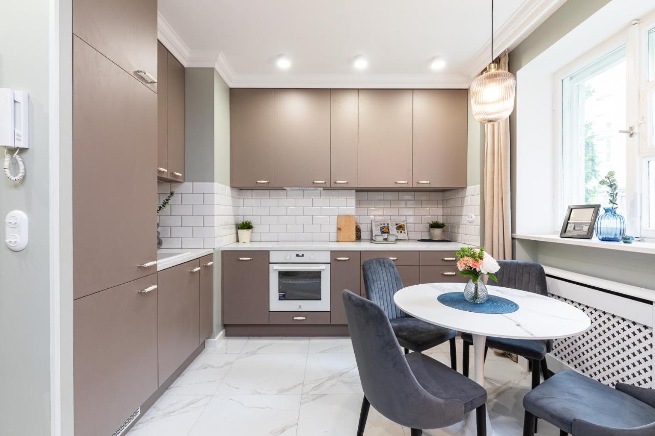 Apartment Superapart Wojska Polskiego, Serene Urban Retreat With Skyline Views *