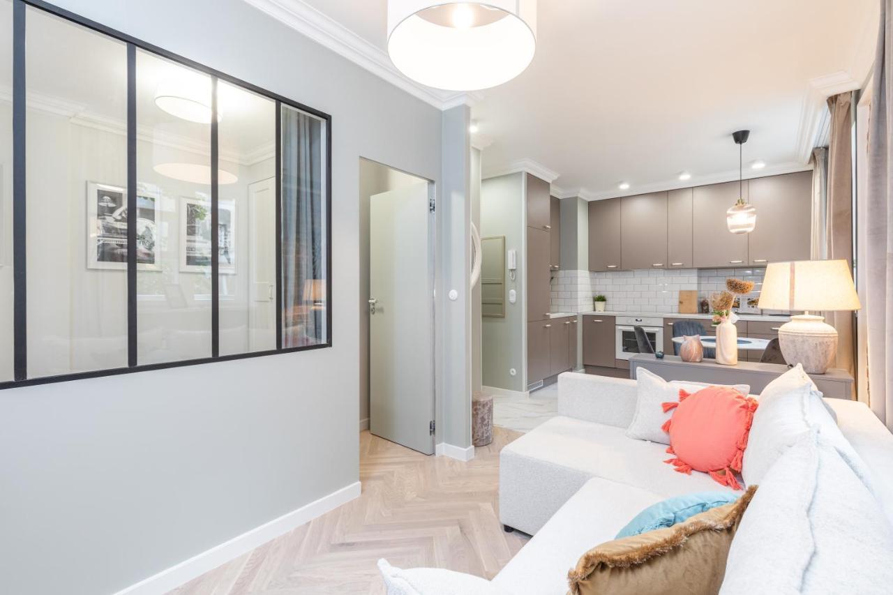 Apartment Superapart Wojska Polskiego, Serene Urban Retreat With Skyline Views